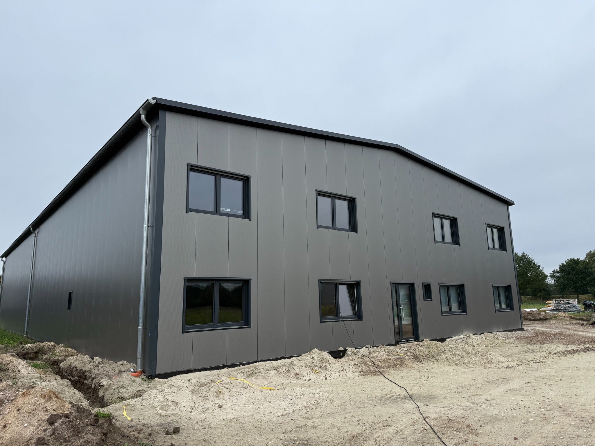 Der neue Standort der radpa GmbH in Haren mit Büro und Lagerhalle